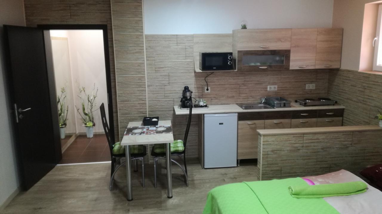 Kéri Vendégház Mosonmagyarovar Exterior foto