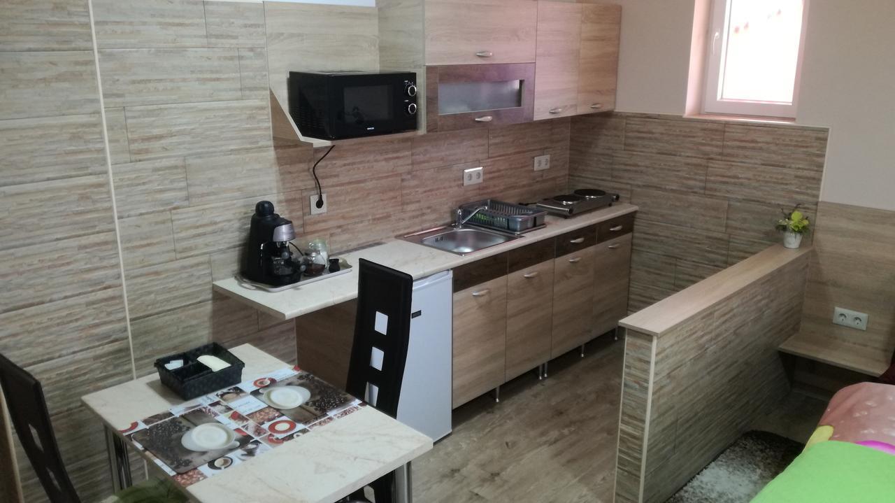Kéri Vendégház Mosonmagyarovar Exterior foto