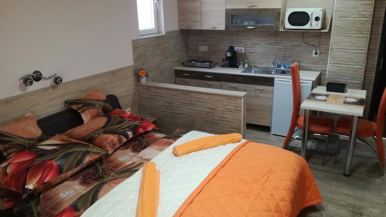 Kéri Vendégház Mosonmagyarovar Exterior foto