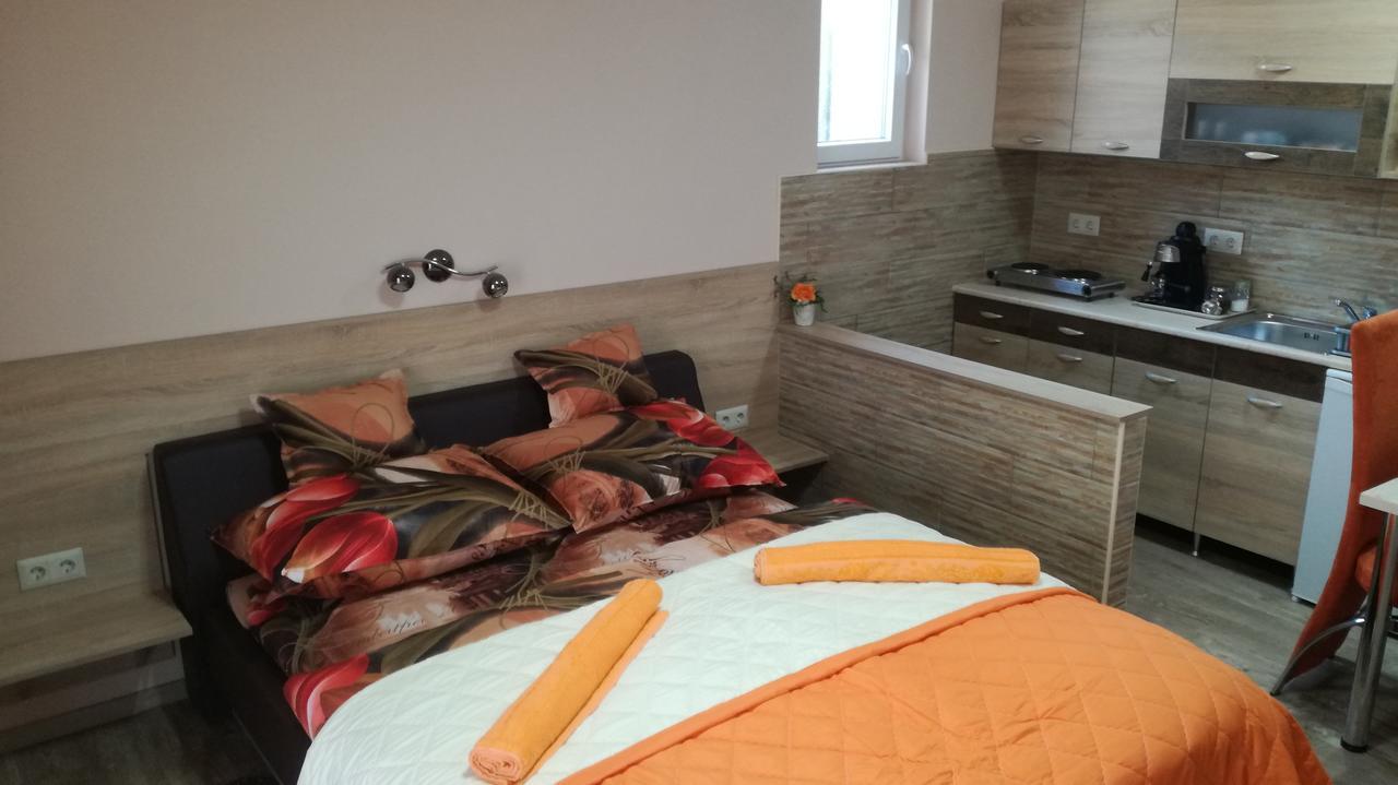 Kéri Vendégház Mosonmagyarovar Exterior foto